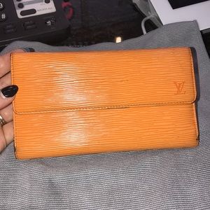 Louis Vuitton Epi leather Wallet